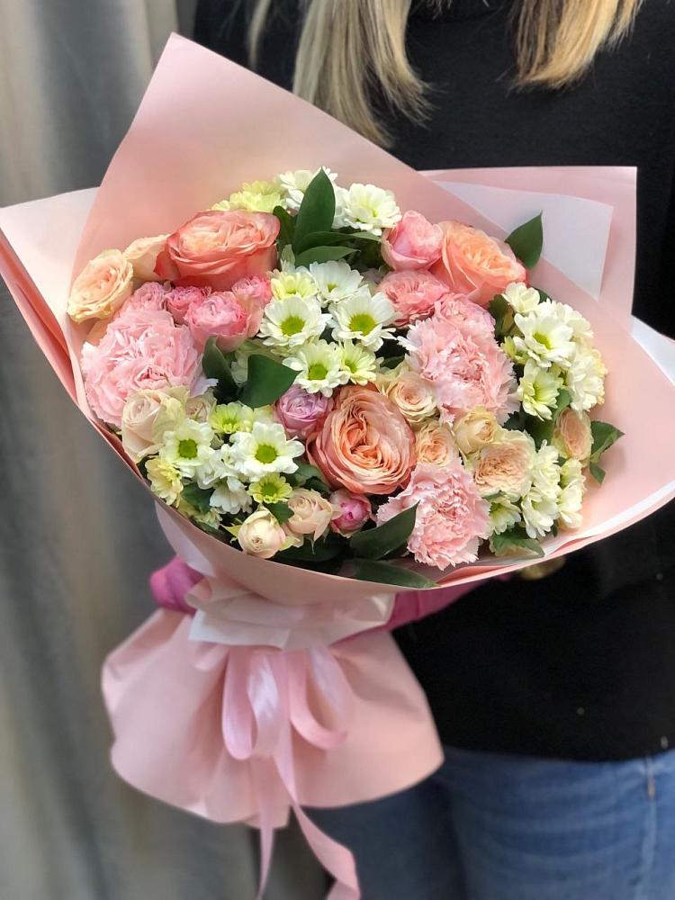 Букет нежные объятья в Емве Букет цветов из: Гвоздики, Розы и Хризантемы в Емве