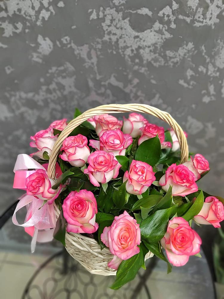 Цветочная композиция из Розы в корзине в Емве
