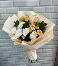 Букет цветочный вальс в Емве Букет цветов из: Розы и Хризантемы в Емве